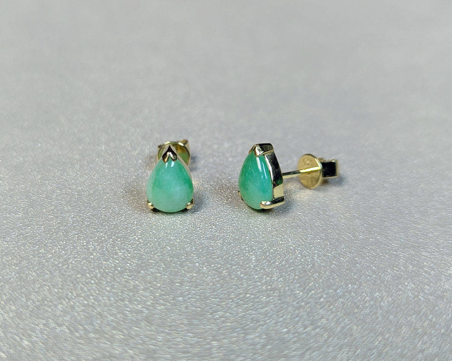Lila earrings | Green jade stud earrings in Pear shape | 18k yellow gold